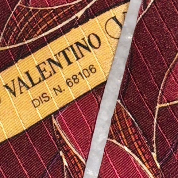 Valentino Red Leaf Patterned Embossed Men's Tie - Picture 7 of 8